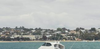 Fuller’s ferry, Kekeno, went to the aid of a launch stuck on rocks off St Heliers on Wednesday 23 December.