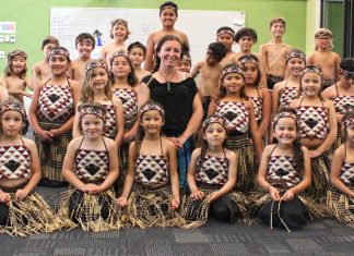 Whaea Elisha Scott with the bi-lingual Nga Purapura Akoranga. Photo Liza Hamilton