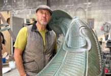 Artists bring massive bronze eel to life in CBD